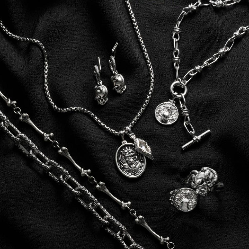 Serpent Skull Huggie