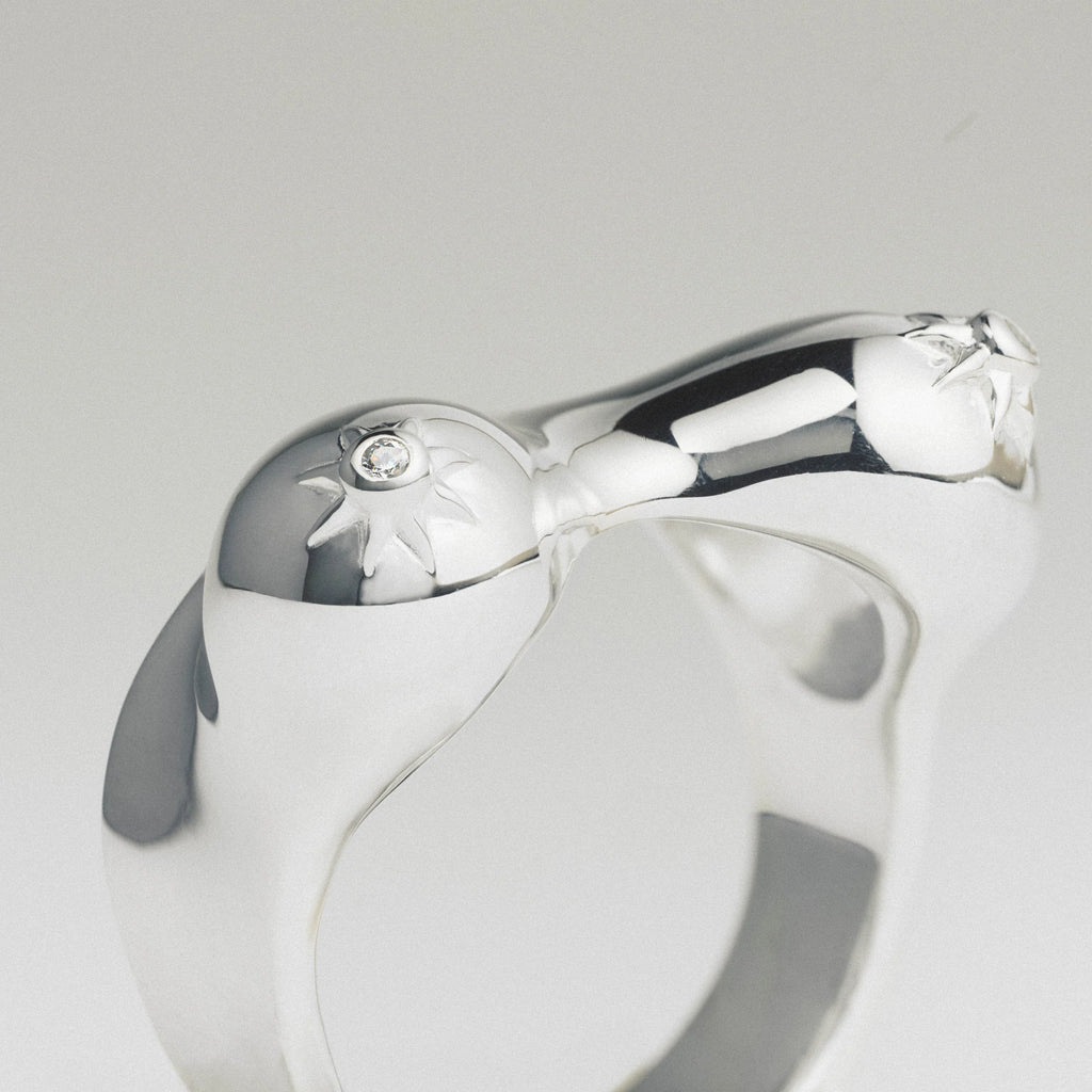 Sapphire Décolletage Ring